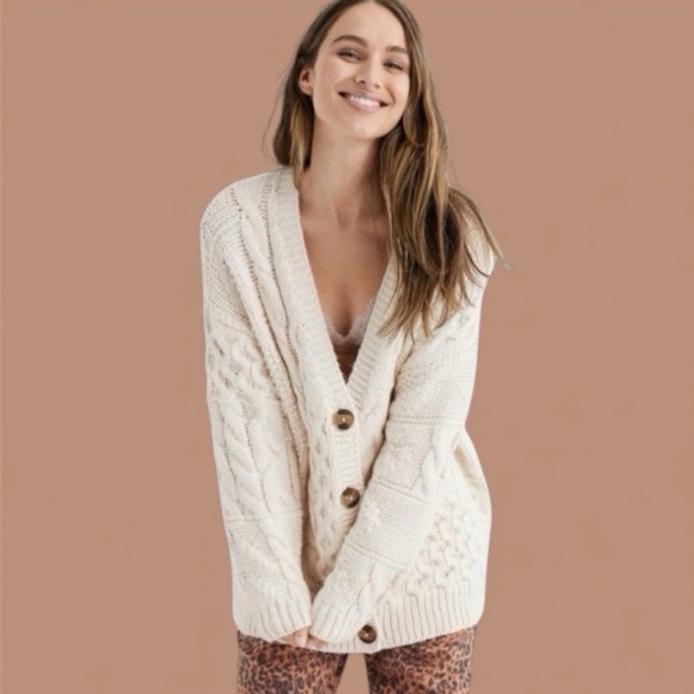 Aerie Cozy Cream Cable Knit Cardigan Size Small C1-051